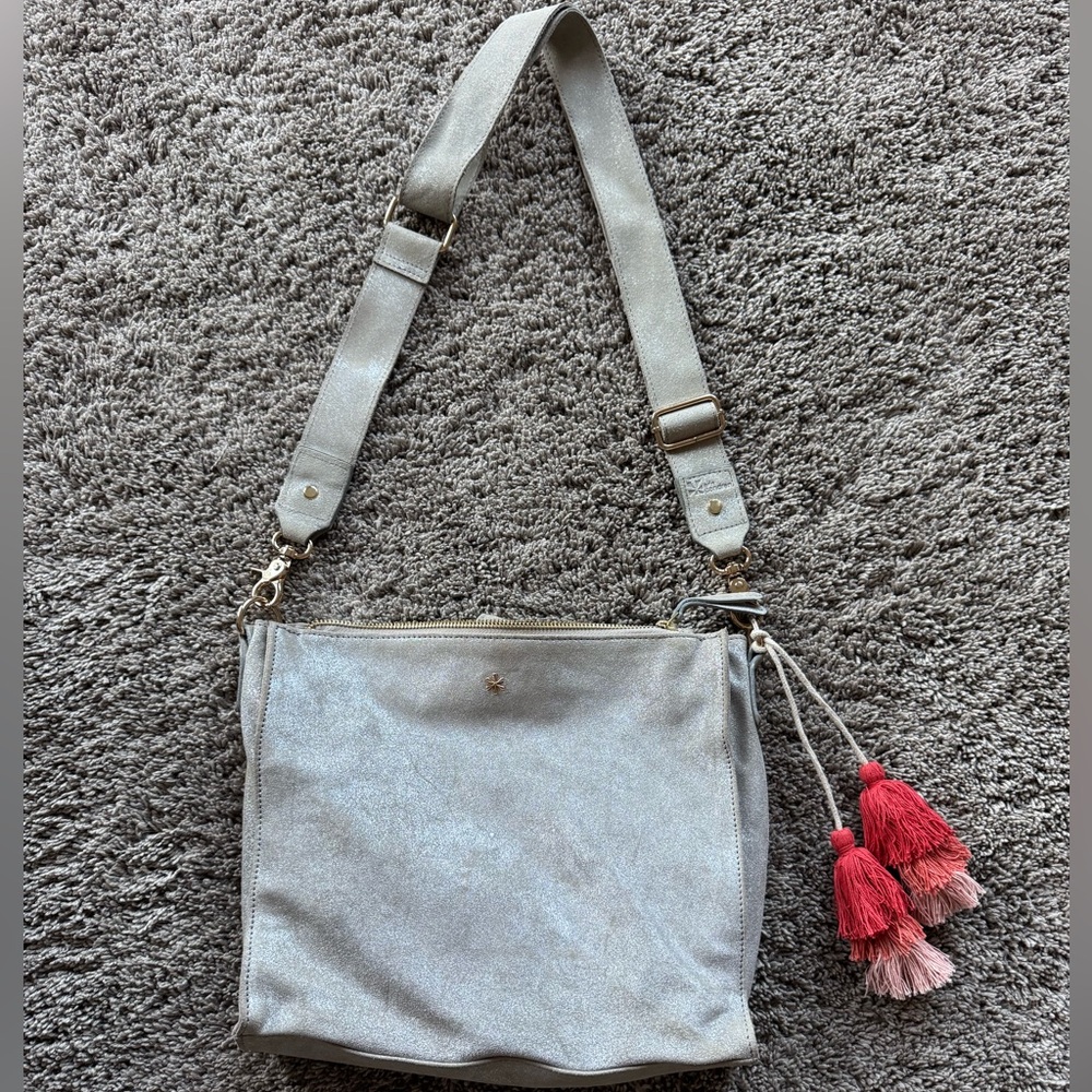 Erin Condren leather suede bag w/ adjustable strap.Gorgeous silver/beige neutral